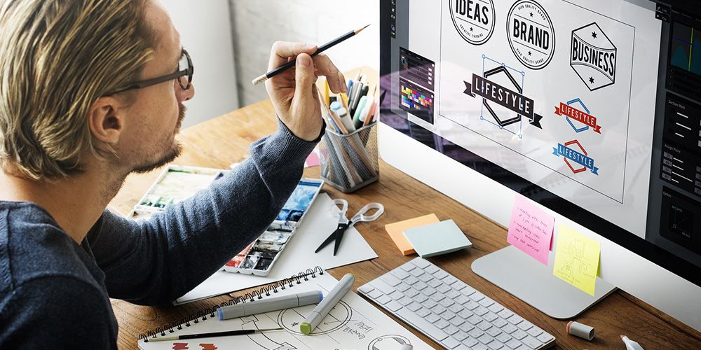 Logo ve WordPress web sitesi - nasıl oluşturulur ve sitenize eklenir